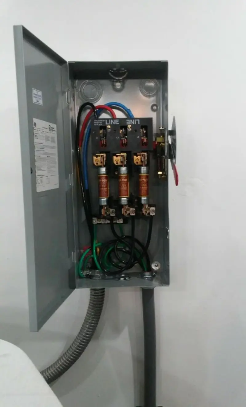Three-phase disconnect switch installed for Electrical Wiring & Rewiring in Bentonville